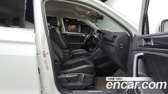 Volkswagen Tiguan (II) 2.0 TDI Premium 2020 — фото 11