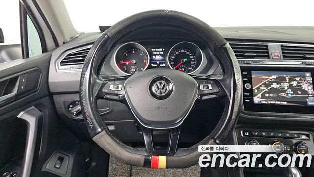 Volkswagen Tiguan (II) 2.0 TDI Premium 2020 — фото 16