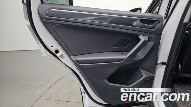 Volkswagen Tiguan (II) 2.0 TDI Premium 2020 — фото 25
