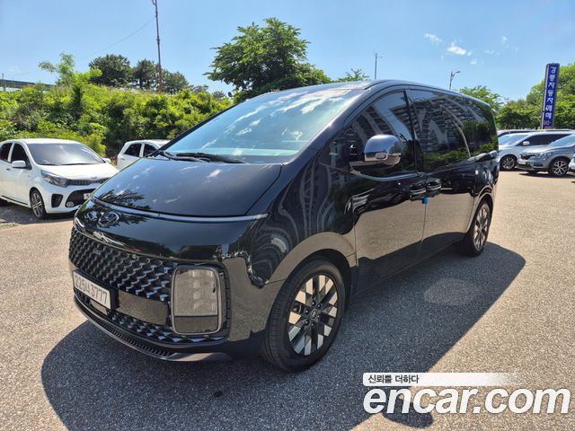 Hyundai Staria 4WD Lounge 7-Seater Inspiration 2023 — фото 1