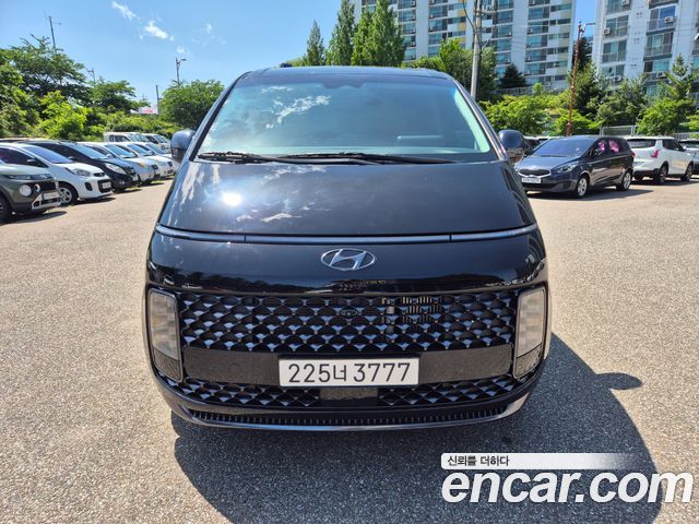 Hyundai Staria 4WD Lounge 7-Seater Inspiration 2023 — фото 3