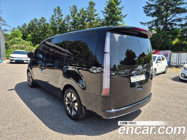 Hyundai Staria 4WD Lounge 7-Seater Inspiration 2023 — фото 6