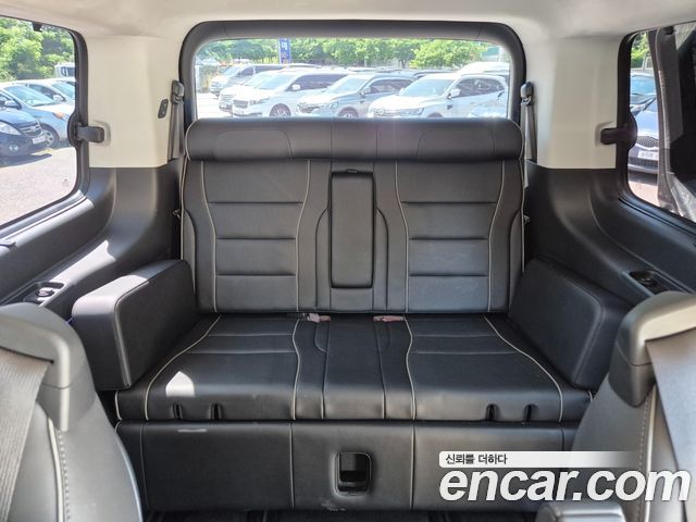 Hyundai Staria 4WD Lounge 7-Seater Inspiration 2023 — фото 17