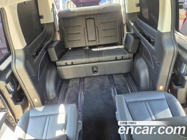 Hyundai Staria 4WD Lounge 7-Seater Inspiration 2023 — фото 20