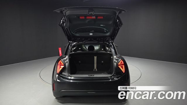MINI Cooper Electric (IV) SE Favoured 2024 — фото 20