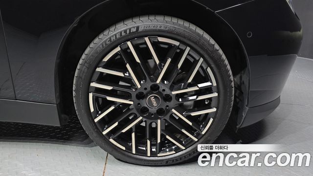 MINI Cooper Electric (IV) SE Favoured 2024 — фото 21