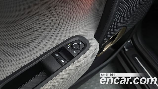 MINI Cooper Electric (IV) SE Favoured 2024 — фото 30