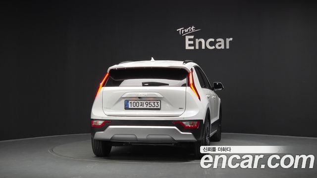 Kia Niro Prestige 2024 — фото 4