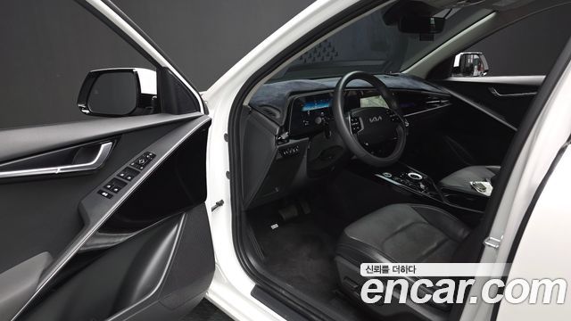 Kia Niro Prestige 2024 — фото 10