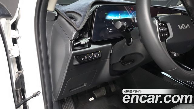 Kia Niro Prestige 2024 — фото 17
