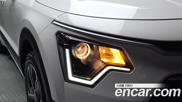 Kia Niro Prestige 2024 — фото 28