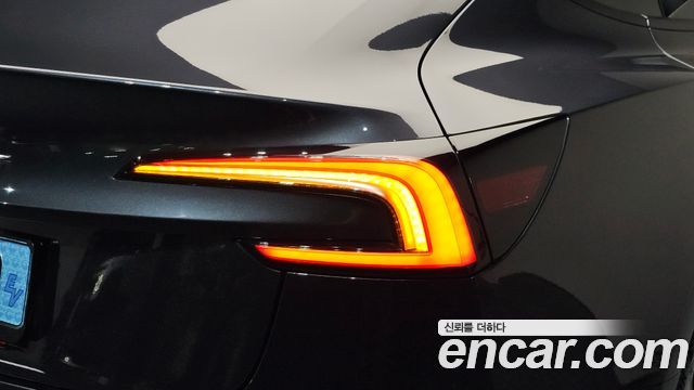 Tesla Model 3 RWD 2025 — фото 23