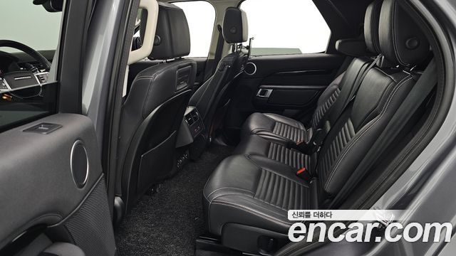 Land Rover Discovery 5 D250 S 2022 — фото 15