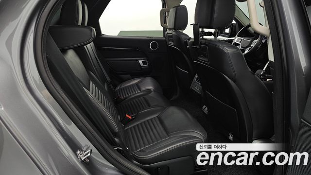 Land Rover Discovery 5 D250 S 2022 — фото 16