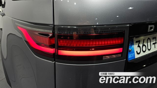 Land Rover Discovery 5 D250 S 2022 — фото 29