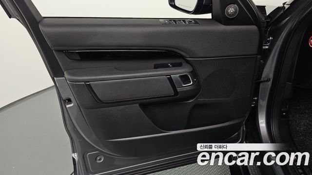 Land Rover Discovery 5 D250 S 2022 — фото 30