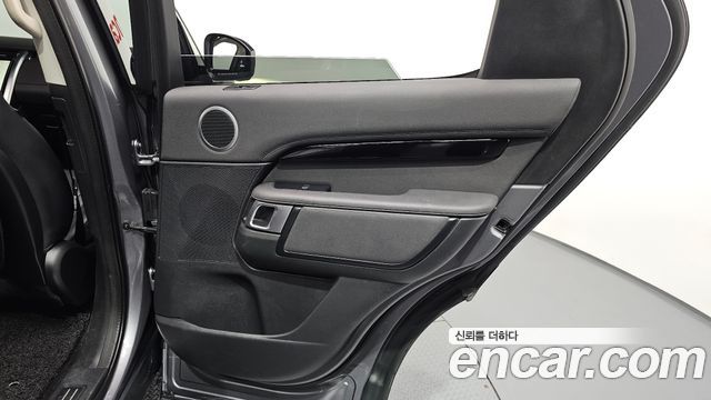 Land Rover Discovery 5 D250 S 2022 — фото 31