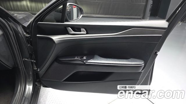 Kia K5 (III) 2.0 Prestige 2022 — фото 30