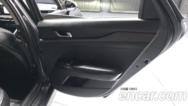 Kia K5 (III) 2.0 Prestige 2022 — фото 31
