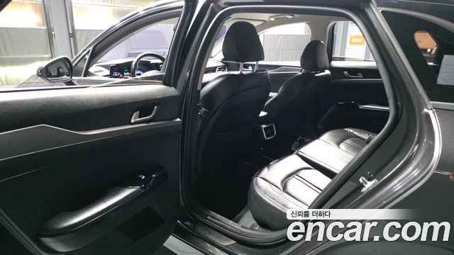 Kia K5 (III) 2.0 Prestige 2022 — фото 32