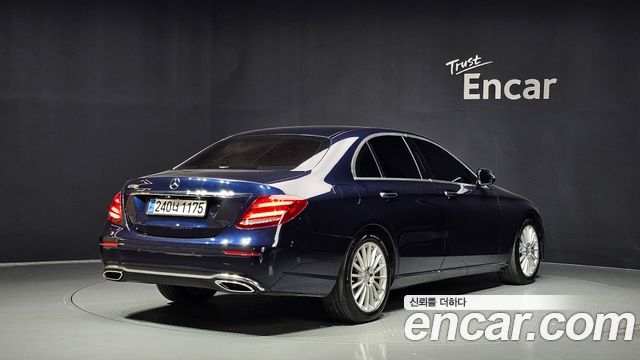 Mercedes-Benz E-Class (W213) E220d Avantgarde 2017 — фото 2