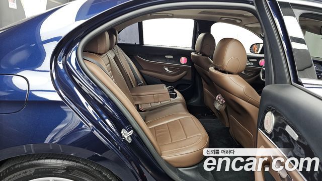 Mercedes-Benz E-Class (W213) E220d Avantgarde 2017 — фото 16