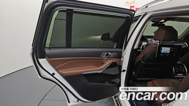 BMW X7 (G07) xDrive 40i Design Pure Excellence 7-Seater 2020 — фото 25