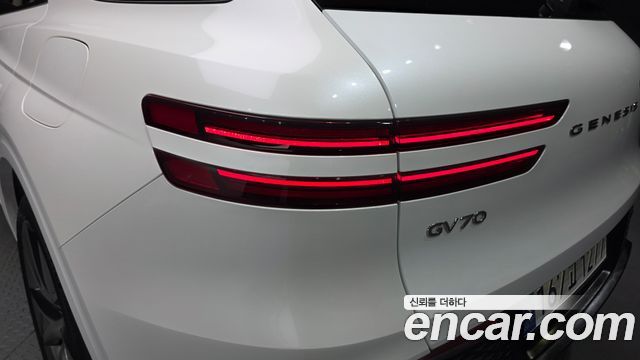 Genesis GV70 2.5T Gasoline AWD 2023 — фото 29