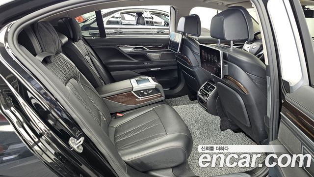 BMW 7 Series (G11) 740Li xDrive 2016 — фото 12
