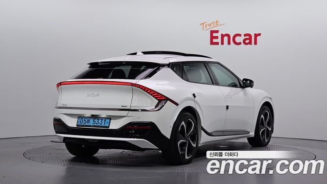 Kia EV6 Long Range 4WD GT Line 2023 — фото 2