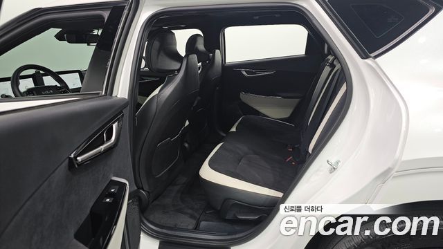 Kia EV6 Long Range 4WD GT Line 2023 — фото 11