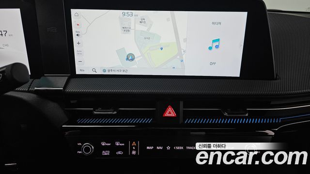 Kia EV6 Long Range 4WD GT Line 2023 — фото 13