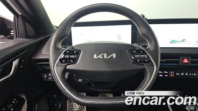 Kia EV6 Long Range 4WD GT Line 2023 — фото 14