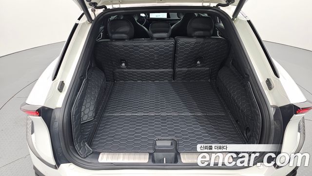 Kia EV6 Long Range 4WD GT Line 2023 — фото 18
