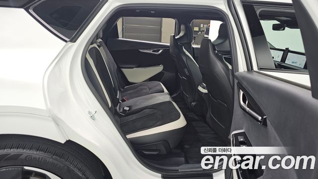 Kia EV6 Long Range 4WD GT Line 2023 — фото 19