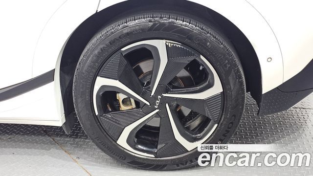 Kia EV6 Long Range 4WD GT Line 2023 — фото 21