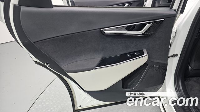 Kia EV6 Long Range 4WD GT Line 2023 — фото 25