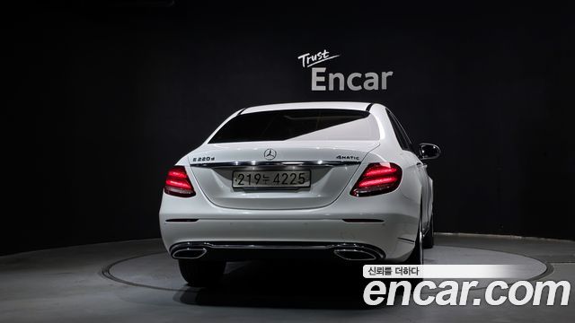 Mercedes-Benz E-Class (W213) E220d Exclusive 2018 — фото 4