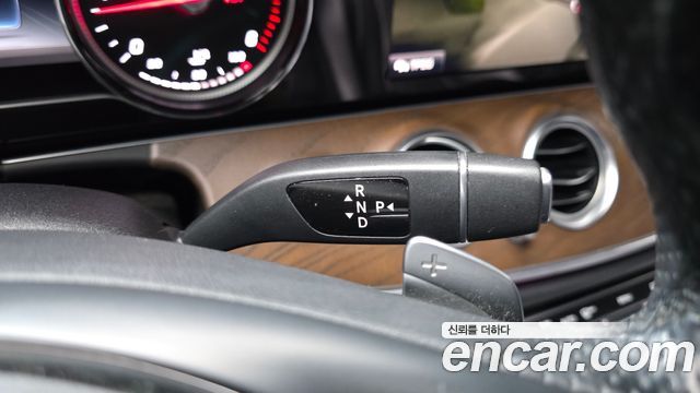 Mercedes-Benz E-Class (W213) E220d Exclusive 2018 — фото 9
