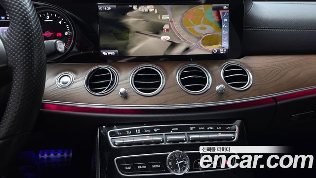 Mercedes-Benz E-Class (W213) E220d Exclusive 2018 — фото 14