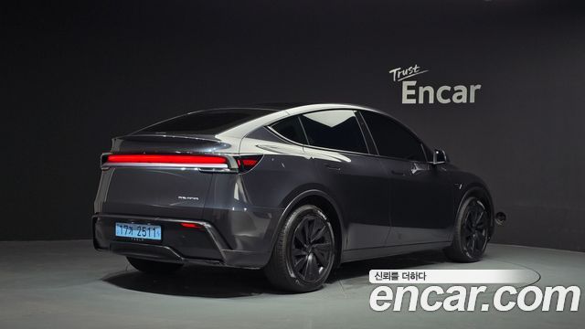 Tesla Model Y Long Range AWD 2025 — фото 2