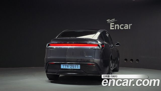 Tesla Model Y Long Range AWD 2025 — фото 4