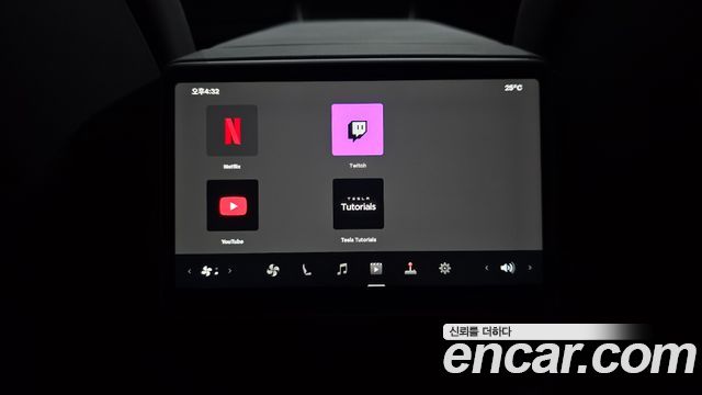 Tesla Model Y Long Range AWD 2025 — фото 20