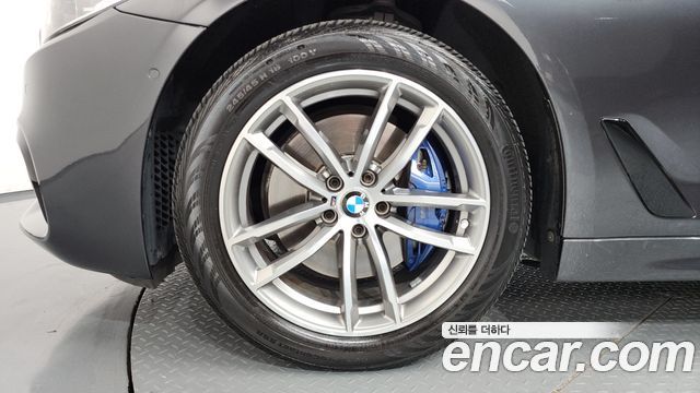 BMW 5 Series (G30) 530i xDrive M Sport Package Plus 2017 — фото 5