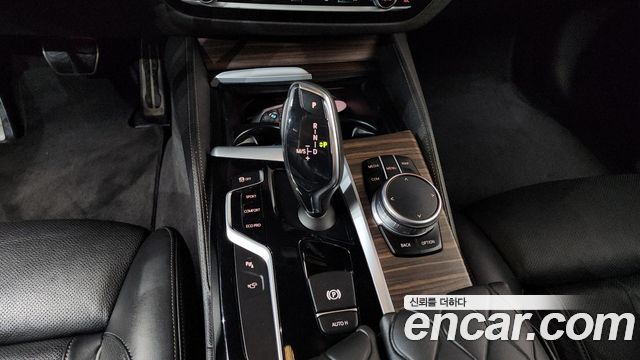 BMW 5 Series (G30) 530i xDrive M Sport Package Plus 2017 — фото 9