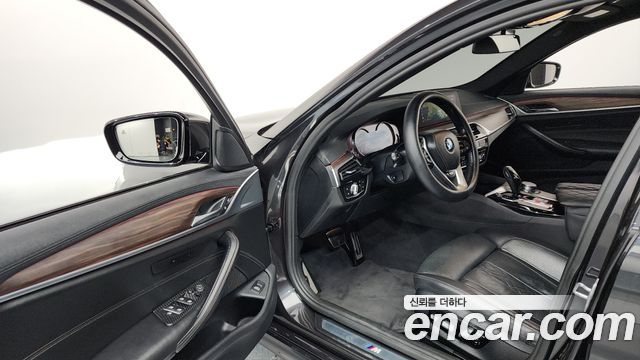BMW 5 Series (G30) 530i xDrive M Sport Package Plus 2017 — фото 10