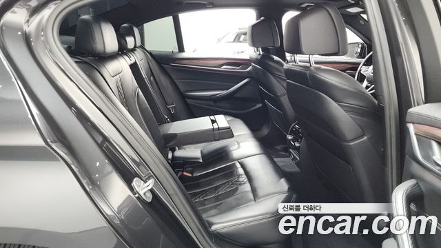 BMW 5 Series (G30) 530i xDrive M Sport Package Plus 2017 — фото 12