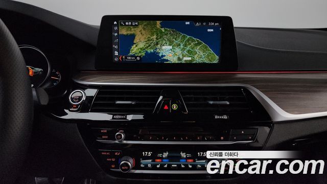 BMW 5 Series (G30) 530i xDrive M Sport Package Plus 2017 — фото 13