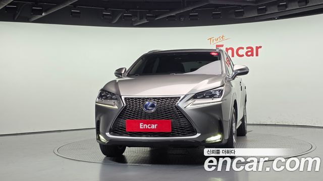 Lexus NX300h Executive 2016 — фото 3