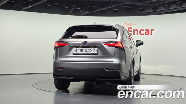 Lexus NX300h Executive 2016 — фото 4